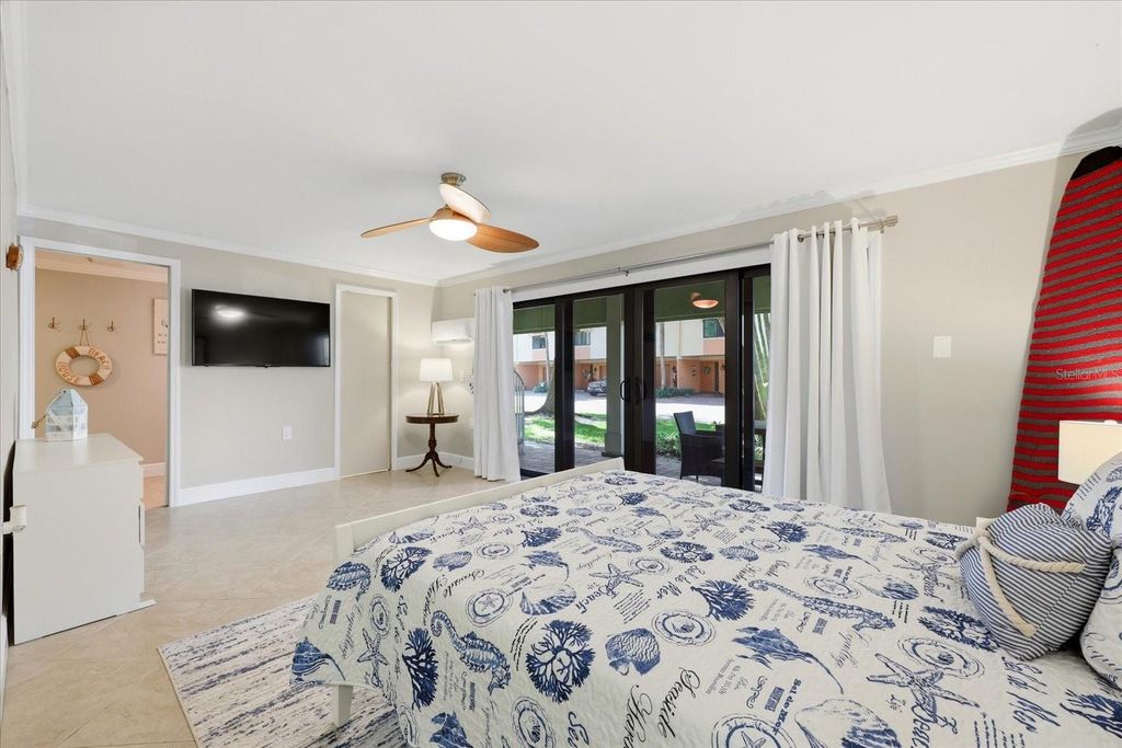 Image 39 of property listing at 501 SANDY HOOK ROAD, Treasure Island, FL 33706