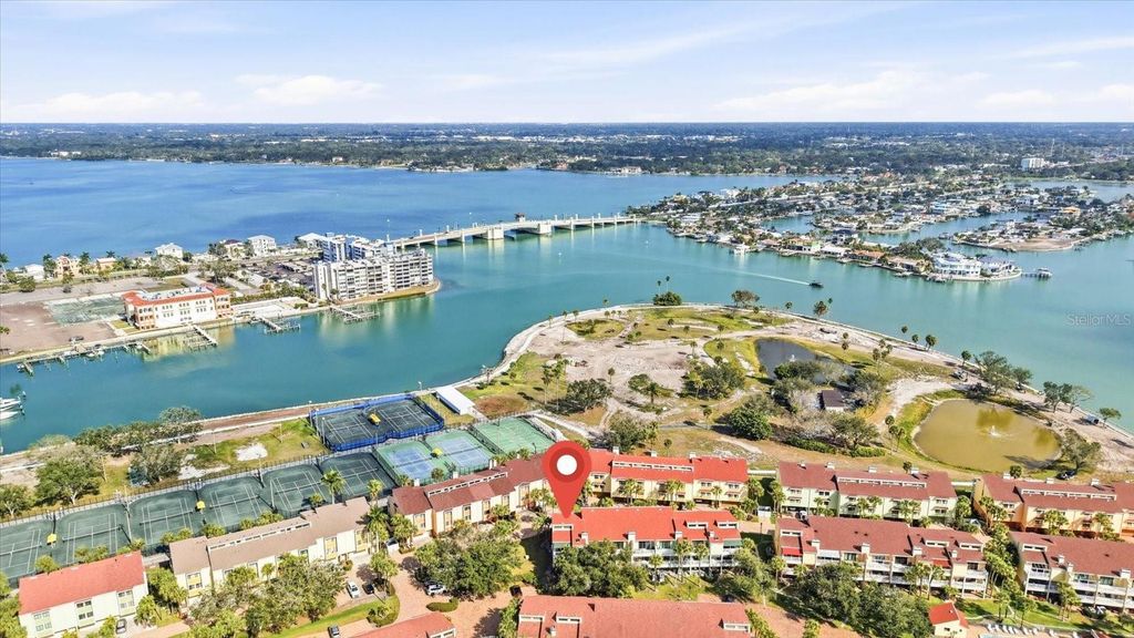 Image 46 of property listing at 501 SANDY HOOK ROAD, Treasure Island, FL 33706