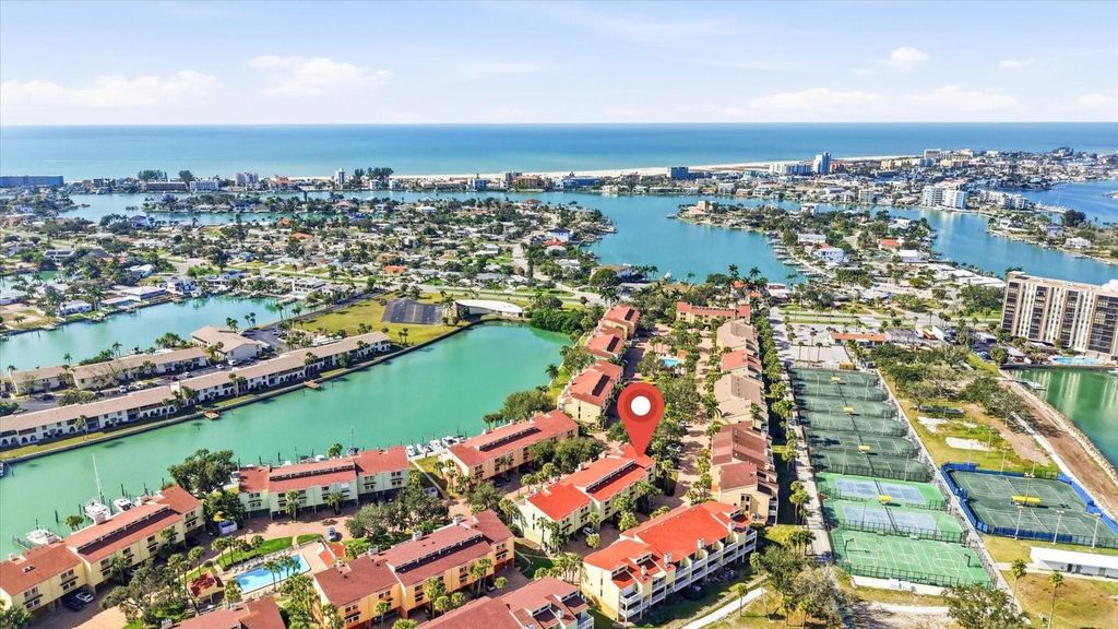 Image 54 of property listing at 501 SANDY HOOK ROAD, Treasure Island, FL 33706