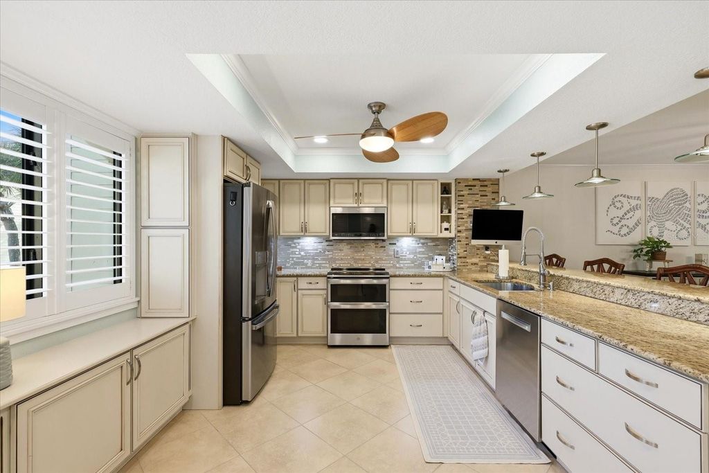 Image 9 of property listing at 501 SANDY HOOK ROAD, Treasure Island, FL 33706