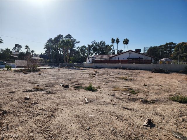 2136 Mohigan Way, Las Vegas, NV 89169