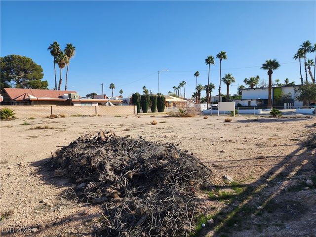 2136 Mohigan Way, Las Vegas, NV 89169