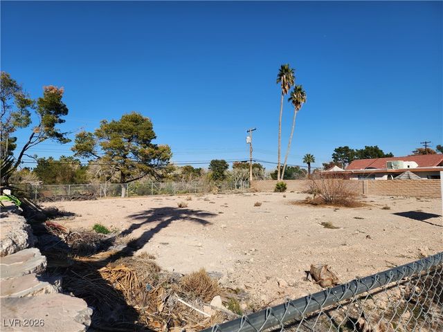 2136 Mohigan Way, Las Vegas, NV 89169