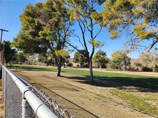 2136 Mohigan Way, Las Vegas, NV 89169