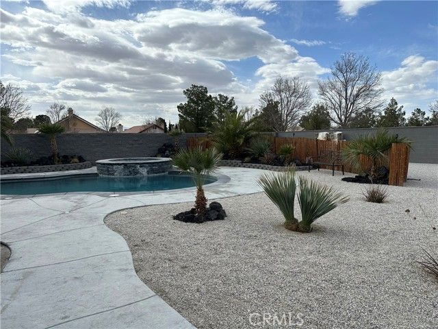 11238 Lindsay Lane, Apple Valley, CA 92308