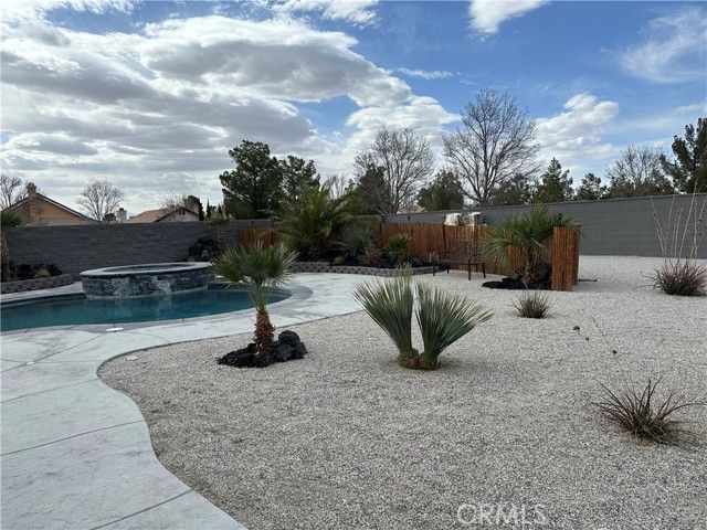 11238 Lindsay Lane, Apple Valley, CA 92308
