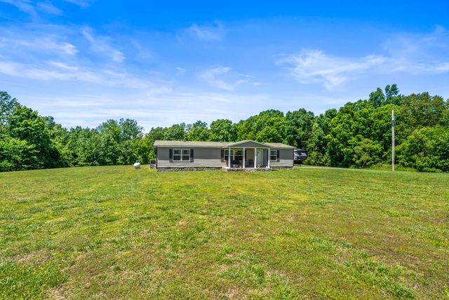 5555 King Robert Ln, Westmoreland, TN 37186