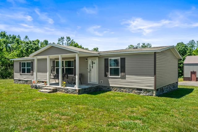 5555 King Robert Ln, Westmoreland, TN 37186