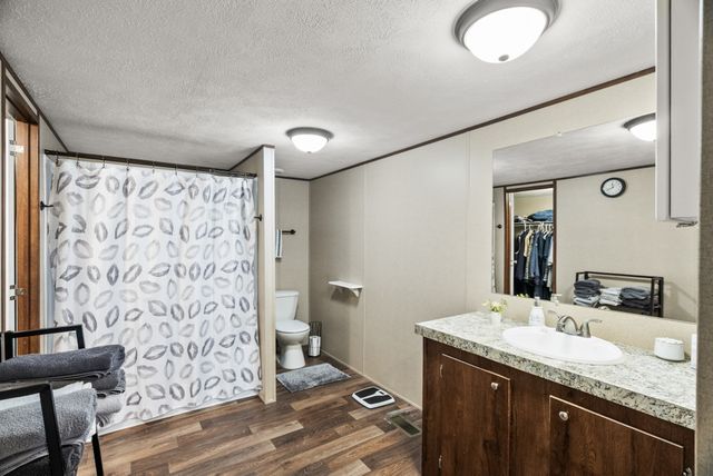 5555 King Robert Ln, Westmoreland, TN 37186