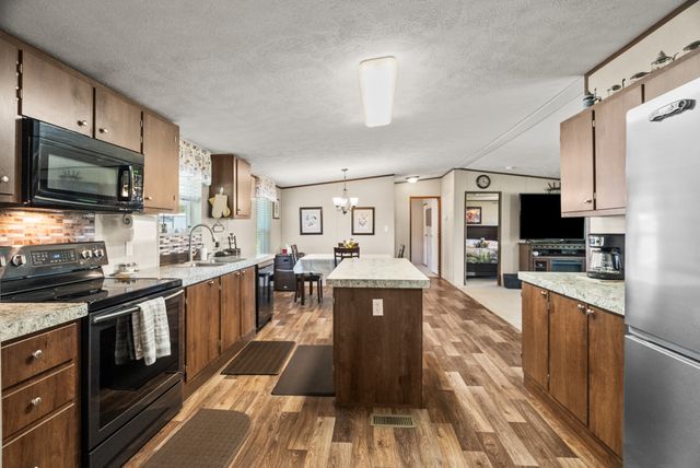 5555 King Robert Ln, Westmoreland, TN 37186