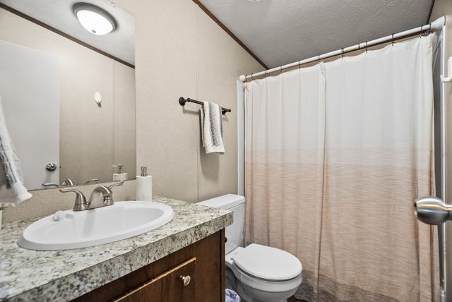 5555 King Robert Ln, Westmoreland, TN 37186