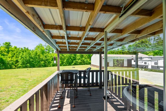 5555 King Robert Ln, Westmoreland, TN 37186