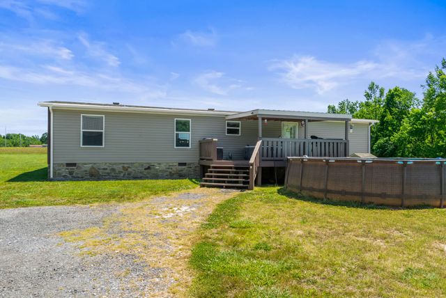 5555 King Robert Ln, Westmoreland, TN 37186
