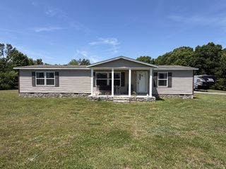 5555 King Robert Ln, Westmoreland, TN 37186