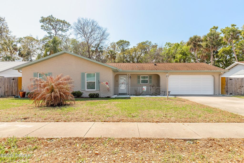 1424 Mollie Road, Daytona Beach, FL 32114