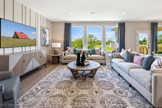 10776 Winding Creek Chase, Columbia Station, OH 44028