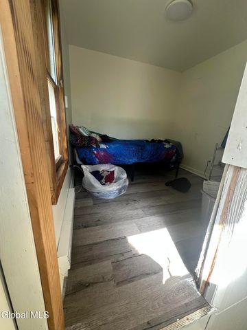 1142 Cutler Street, Schenectady, NY 12303