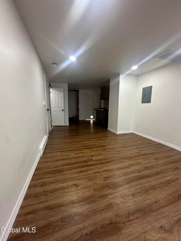 1142 Cutler Street, Schenectady, NY 12303