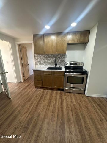 1142 Cutler Street, Schenectady, NY 12303