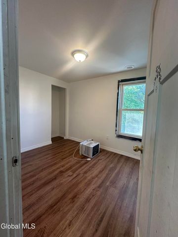 1142 Cutler Street, Schenectady, NY 12303