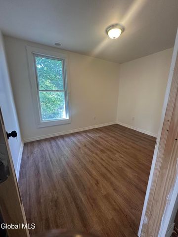 1142 Cutler Street, Schenectady, NY 12303