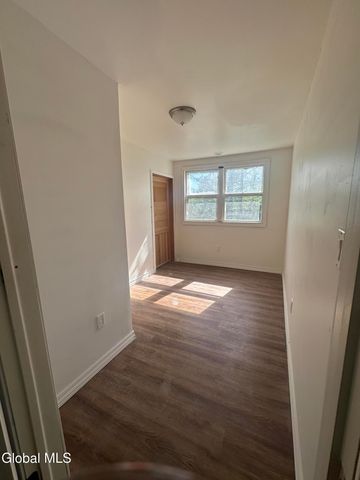1142 Cutler Street, Schenectady, NY 12303