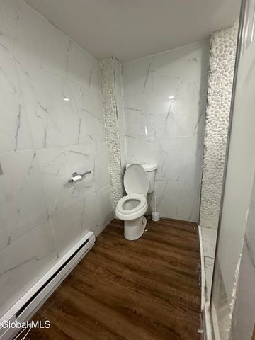 1142 Cutler Street, Schenectady, NY 12303