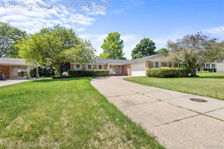 1949 Pelican Court, Troy, MI 48084