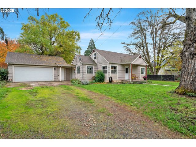 422 ELDER St, Drain, OR 97435