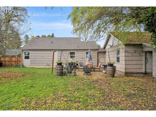 422 ELDER St, Drain, OR 97435