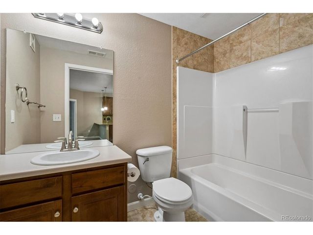 1044 Rockhurst Dr 102, Highlands Ranch, CO 80129