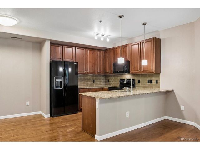 1044 Rockhurst Dr 102, Highlands Ranch, CO 80129