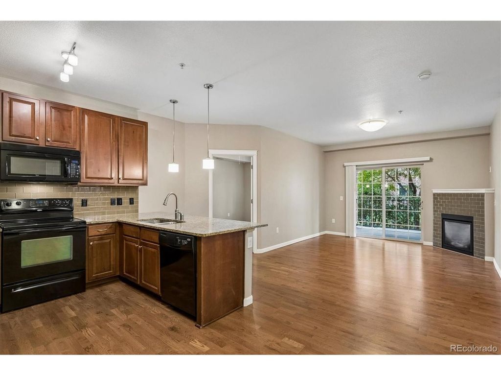 1044 Rockhurst Dr 102, Highlands Ranch, CO 80129