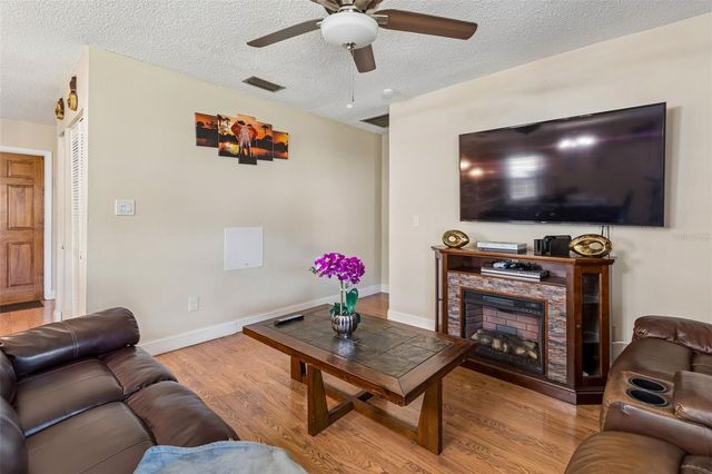 14827 OAK VINE DRIVE, Lutz, FL 33559