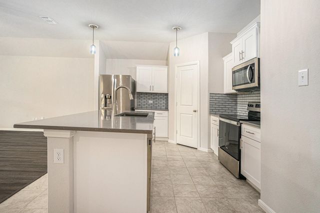 704 Christopher Drive, Cleburne, TX 76033