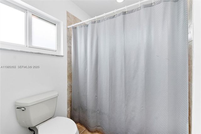 5667 N Cameo Dr N, Boca Raton, FL 33433