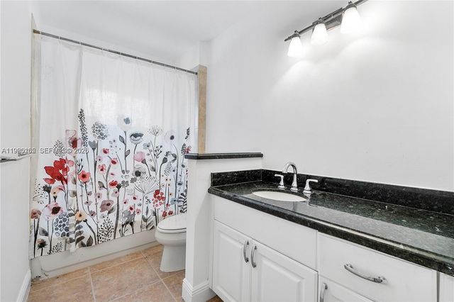 5667 N Cameo Dr N, Boca Raton, FL 33433