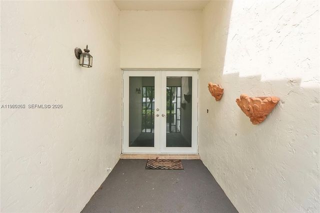 5667 N Cameo Dr N, Boca Raton, FL 33433