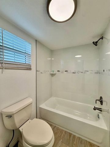 8801 BAY POINTE DRIVE 102, Tampa, FL 33615
