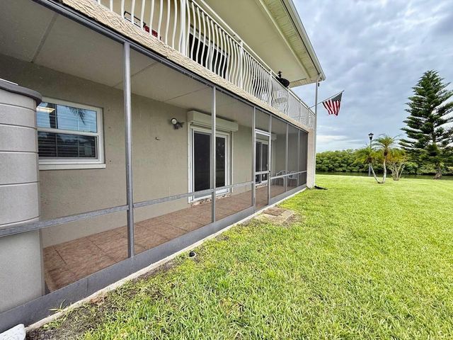 8801 BAY POINTE DRIVE 102, Tampa, FL 33615