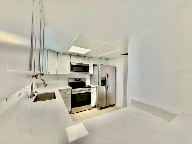 8801 BAY POINTE DRIVE 102, Tampa, FL 33615