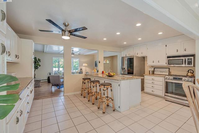 3950 Pinole Valley Rd, Pinole, CA 94564