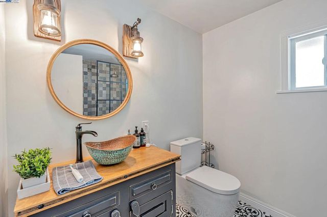 3950 Pinole Valley Rd, Pinole, CA 94564