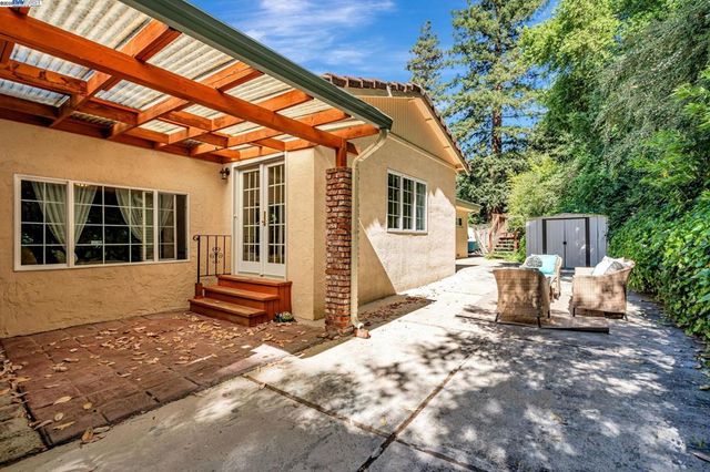 3950 Pinole Valley Rd, Pinole, CA 94564