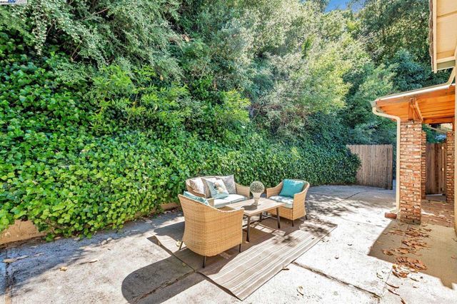 3950 Pinole Valley Rd, Pinole, CA 94564
