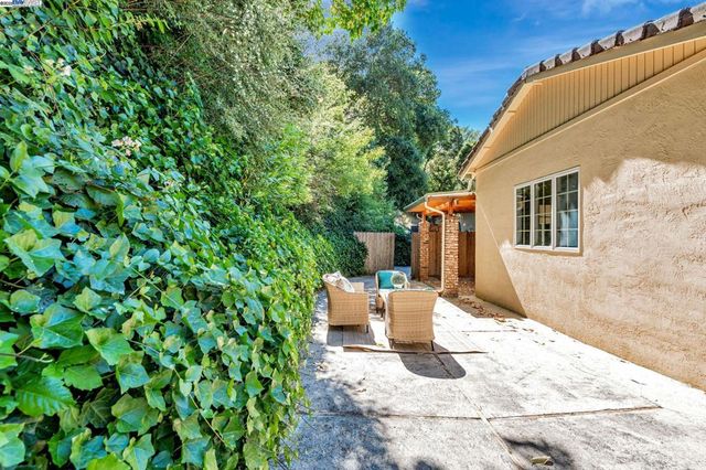 3950 Pinole Valley Rd, Pinole, CA 94564