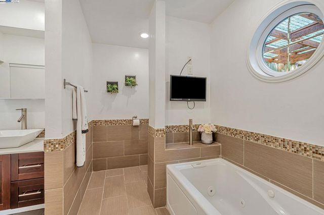3950 Pinole Valley Rd, Pinole, CA 94564