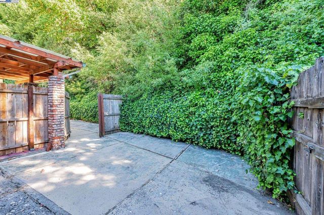 3950 Pinole Valley Rd, Pinole, CA 94564