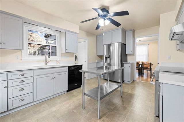 8816 W 106TH Street, Overland Park, KS 66212