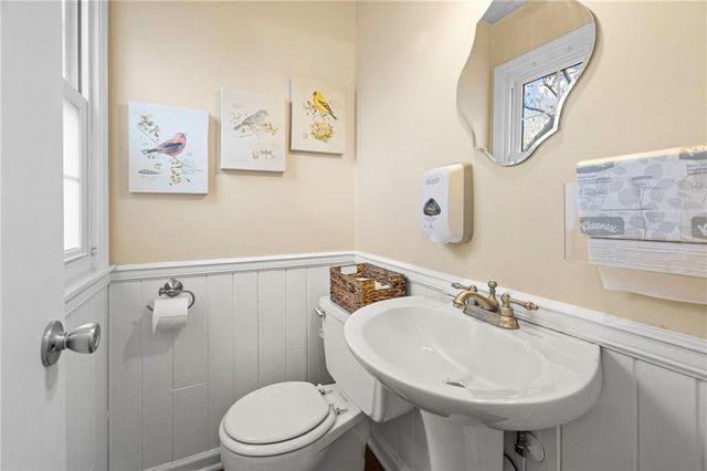 8816 W 106TH Street, Overland Park, KS 66212